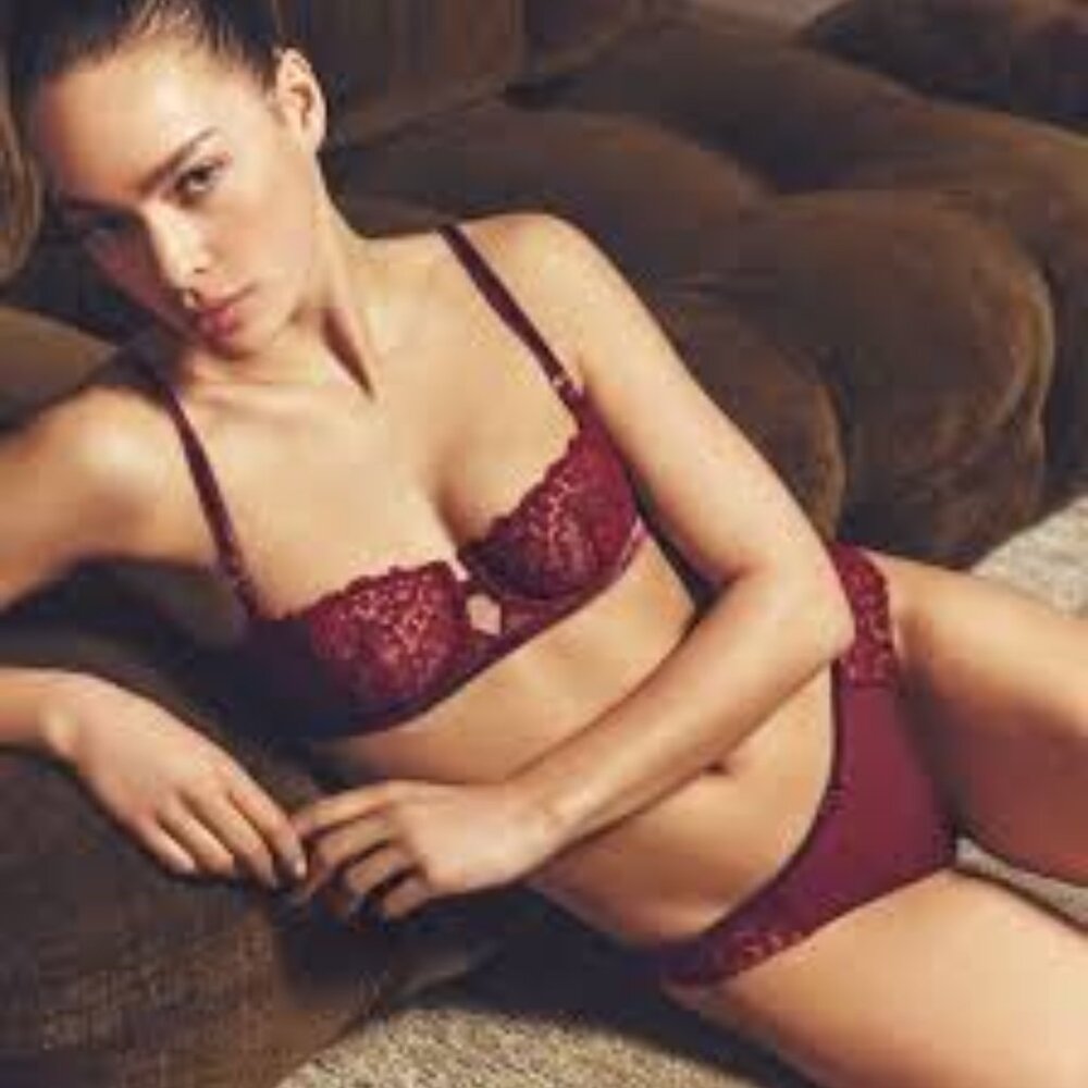 NWT SIMONE PERELE SCENARIO Burgundy Velvet Lace Half Cup Bra $180